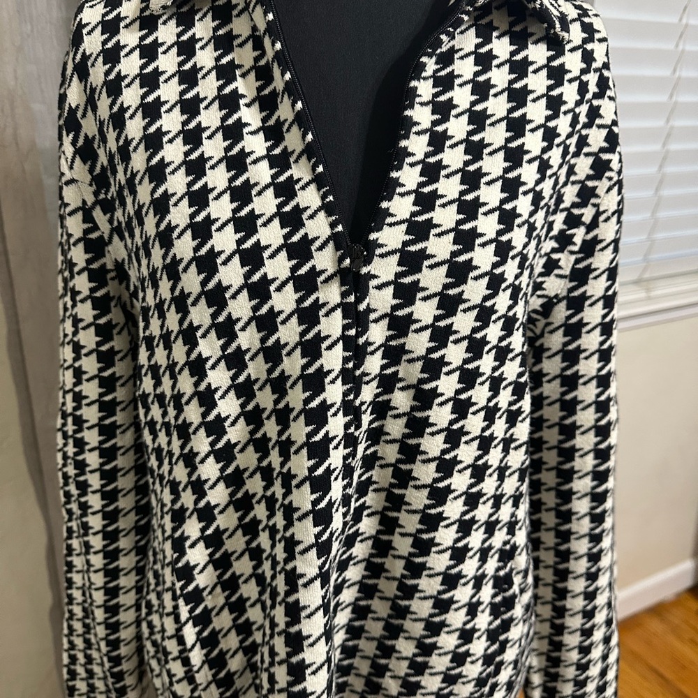 Jones New York Black and White Houndstooth Sweater